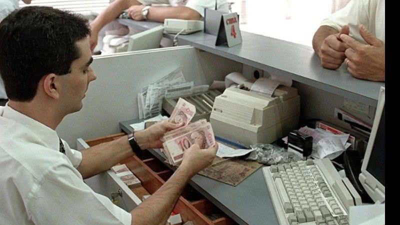 Imagem Bancários e metalúrgicos se articulam contra nova CLT