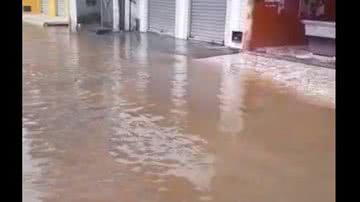 Imagem Você Repórter: moradores se queixam de alagamentos causados pela chuva em Porto de Sauípe