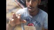 Imagem Em meio a alagamento, homem tenta roubar celular de passageira de ônibus no Largo do Tanque