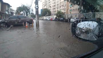 Imagem Chuva causa alagamentos e transtornos em Lauro de Freitas