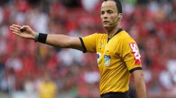 Imagem  Sávio Pereira Sampaio apita duelo entre Vitória e Operário