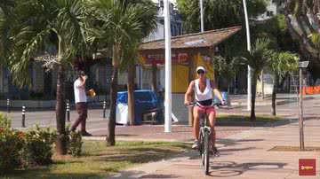 Imagem BNews flagra pessoas praticando exercícios físicos apesar da orientação de isola