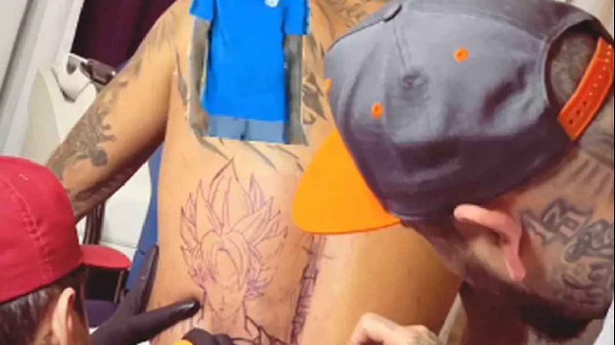 Neymar mostra habilidade no desenho com esboço de 'Dragon Ball