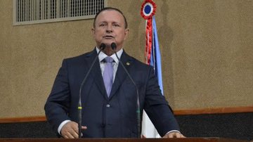 Imagem Bancada do PT na AL-BA formaliza apoio a Adolfo Menezes na disputa pela presidência