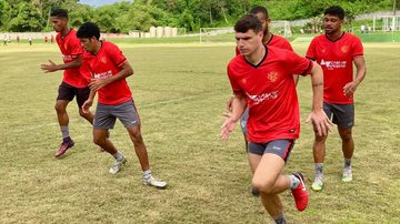 Imagem Vitória se reapresenta e inicia preparação para duelo contra o CSA