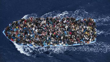 Reprodução // Reprodução/UNHCR – The Italian Coastguard / Massimo Sestini (imagem ilustrativa)
