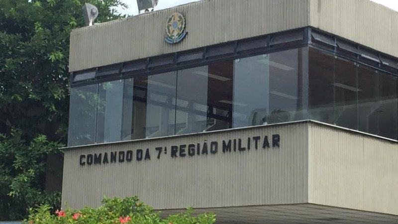 Comandante do Exército pede a militares cautela com redes sociais