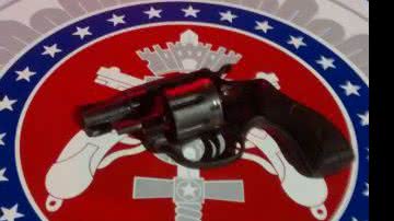 Imagem Adolescentes são apreendidos com arma na Barra