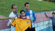 Imagem Bahia doa camisa para ajudar garoto que tem paralisia