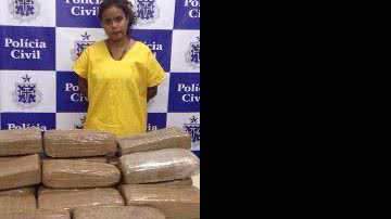 Imagem Mulher é presa com 20 quilos de maconha