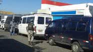 Imagem 34 vans são apreendidas em Conquista