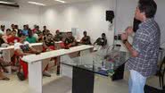 Imagem Árbitro do quadro da CBF dá palestra ao elenco do Vitória