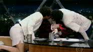 Imagem Beijo triplo gay: Jô Soares e dois convidados trocam selinhos durante programa