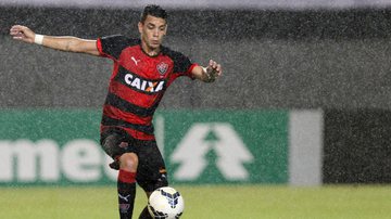 Imagem Caio promete dar a vida para Dinei voltar a marcar gols pelo Vitória