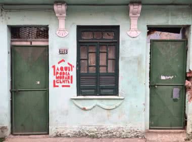 Imagem Em protesto, moradores picham casarões abandonados no Centro Histórico 