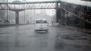 Imagem Chuva causa transtornos em Salvador neste domingo