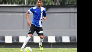 Imagem Em litígio, presidente santista não descarta usar Cícero contra o Bahia