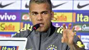 Imagem Daniel Alves dispara contra ex-jogador: "comentáro mais babaca"