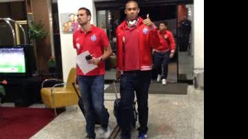 Imagem Elenco do Bahia chegou de madrugada em Chapecó e treina à tarde
