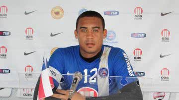 Imagem Douglas Pires se prepara para primeira partida como titular no Bahia