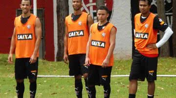 Imagem Vitória trabalha forte e volta a treinar finalizações no Barradão