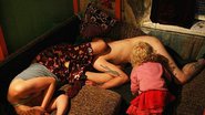 Imagem Fotógrafa registra casal viciado em drogas fazendo sexo na frente da filha