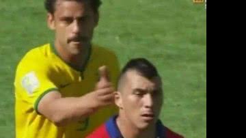 Imagem Fred pode ser punido por ter dado um tapa na cabeça de chileno