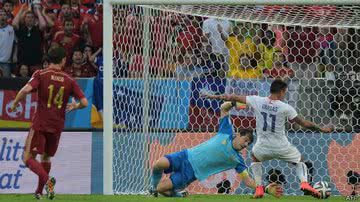Imagem Campeã do mundo, Espanha perde para o Chile e é eliminada da Copa