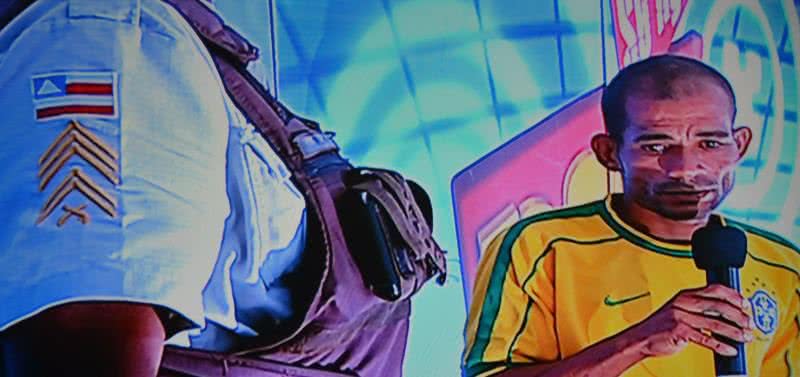 Imagem Homem procura programa do Bocão e pede para ser preso