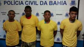 Imagem Homicidas são presos embalando droga dentro de casa em Feira de Santana