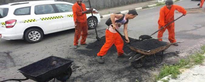 Imagem Prefeitura de Lauro de Freitas requalifica asfalto em pontos da cidade