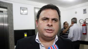 Roberto Viana