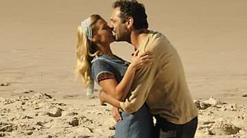 Imagem Carol Dieckmann comenta técnica do beijo em cena: as vezes, a língua entra