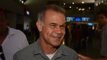 Imagem Jorginho recomenda homenagem a Neto Baiano e pede atenção com atacante