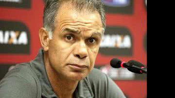 Imagem Ex-Vitória, Jorginho é o novo técnico da Chapecoense