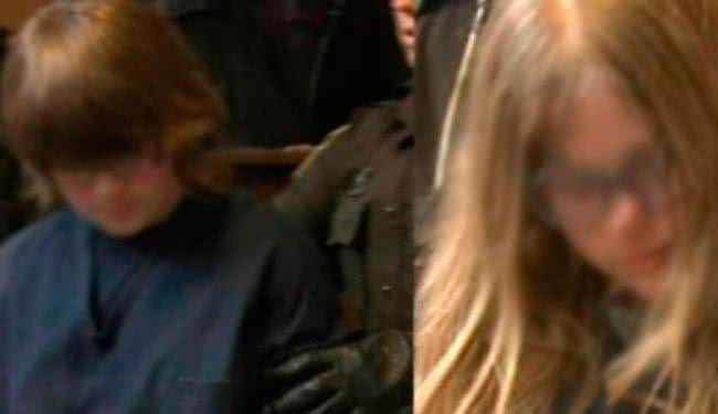 Imagem Adolescentes esfaqueiam jovem 19 vezes