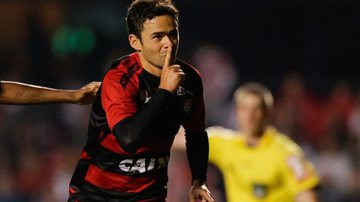 Imagem Depois de levar Ney e Ximenes, Flamengo quer tirar Juan do Vitória