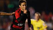 Imagem Depois de levar Ney e Ximenes, Flamengo quer tirar Juan do Vitória