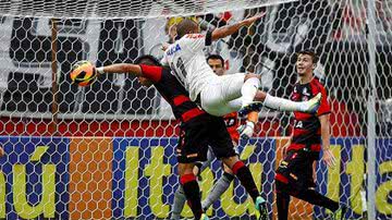 Imagem Em busca de triunfo, Vitória recebe o Corinthians no reencontro com o Barradão