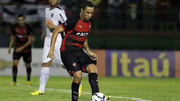 Imagem "Temos que mudar nossa postura em campo", destaca volante do Vitória