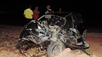 Imagem Jovem morre em acidente entre carro e caminhão no oeste da Bahia