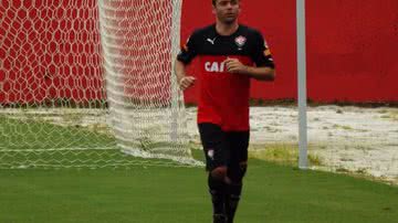 Imagem Juan e Cáceres aprimoram parte física para retornarem aos gramados