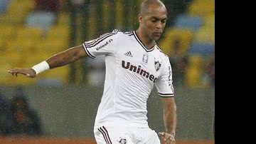 Imagem De saída do Fluminense, zagueiro está cada vez mais perto do Vitória