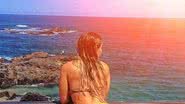 Imagem Mulher Melão posta foto em praia de Salvador