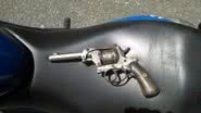 Imagem 13ª CIPM prende homem com arma na Pituba
