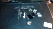 Imagem PM prende três com arma e cocaína em Simões Filho