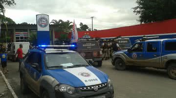 Imagem Novo diretor do Bahia tenta diálogo, mas organizadas seguem protesto