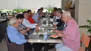 Imagem Em café da manhã, líder do PT faz mistério sobre eleição presidencial na Câmara