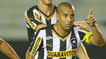 Imagem Sheik dispara contra diretoria do Botafogo: "ninguém é babaca aqui" 