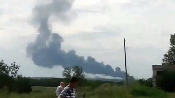 Imagem Vídeo: avião da Malaysia com 295 pessoas cai na Ucrânia